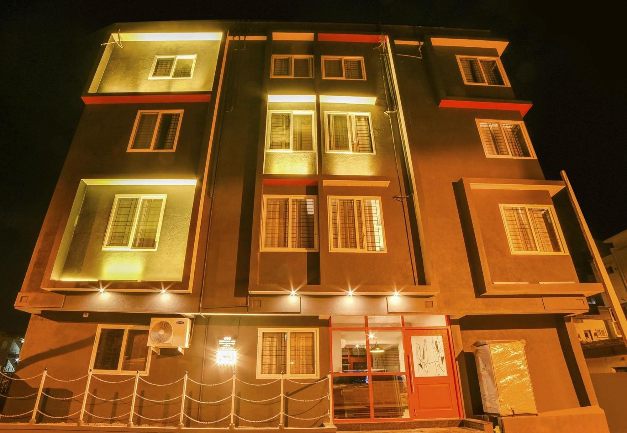Townhouse Sarvar Hospitality Near Ascendas Park Square Mall Bangalore Exterior photo